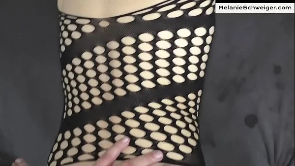 MELANIE SCHWEIGER Anal entjungfernd - Ihr 1. Analsex - Homemade