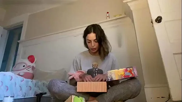 Twitch Streamer Downblouse Nip Slips In Crop Shirt OH BOY!!!