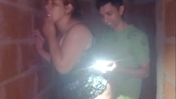 me la chupa y cogemos en una fosa esas de auto