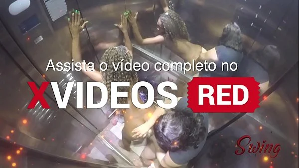 Flagramos a Bonequinha Sado e Arlequina no elevador da putaria - Vídeo completo no RED